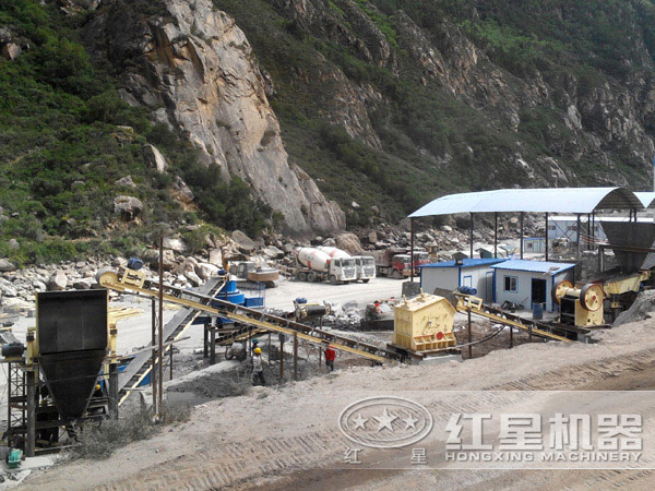 湖北青石破碎加工客戶生產(chǎn)現(xiàn)場 湖北青石破碎加工客戶生產(chǎn)現(xiàn)場