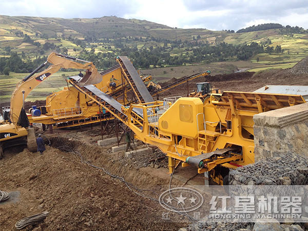 可移動沖擊式碎石機作業(yè)現(xiàn)場 可移動沖擊式碎石機作業(yè)現(xiàn)場