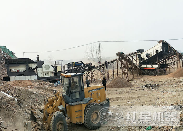 流動(dòng)打石子機(jī)客戶作業(yè)現(xiàn)場(chǎng) 流動(dòng)打石子機(jī)客戶作業(yè)現(xiàn)場(chǎng)