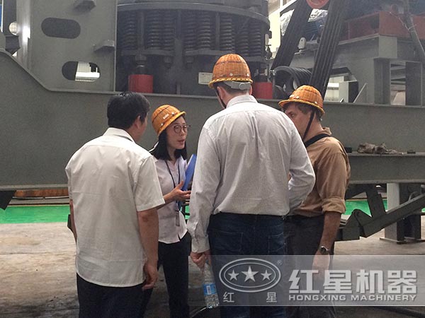 河北時(shí)產(chǎn)100方石料移動破碎機(jī)多少錢一臺，能出多大料？