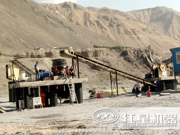 制砂生產(chǎn)線設(shè)備安裝現(xiàn)場 制砂生產(chǎn)線設(shè)備安裝現(xiàn)場