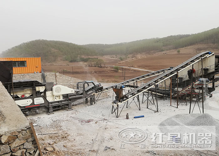 車載一體石頭粉碎機(jī)作業(yè)現(xiàn)場(chǎng) 車載一體石頭粉碎機(jī)作業(yè)現(xiàn)場(chǎng)