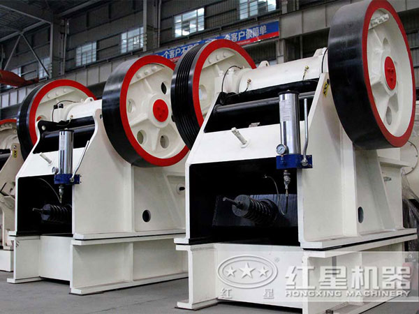 大型石頭顎破碎機(jī)市價(jià)多錢？（內(nèi)附高清顎破作業(yè)視頻）