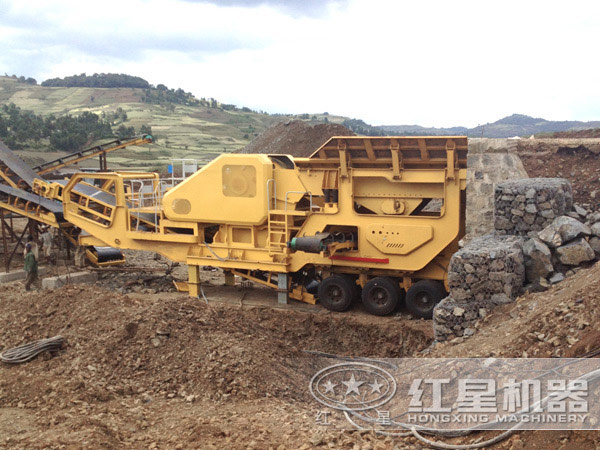 流動石子機(jī)作業(yè)客戶現(xiàn)場 流動石子機(jī)作業(yè)客戶現(xiàn)場