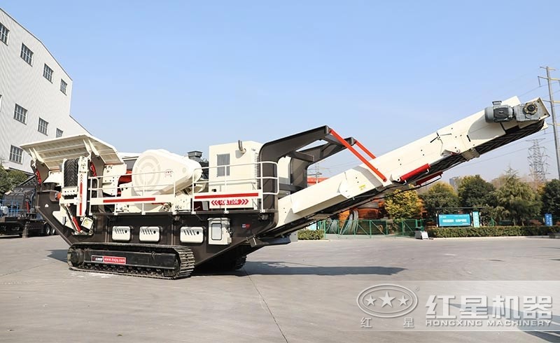 這部移動(dòng)履帶一體式破碎機(jī)，節(jié)能環(huán)保，產(chǎn)量高，用戶表示很滿意