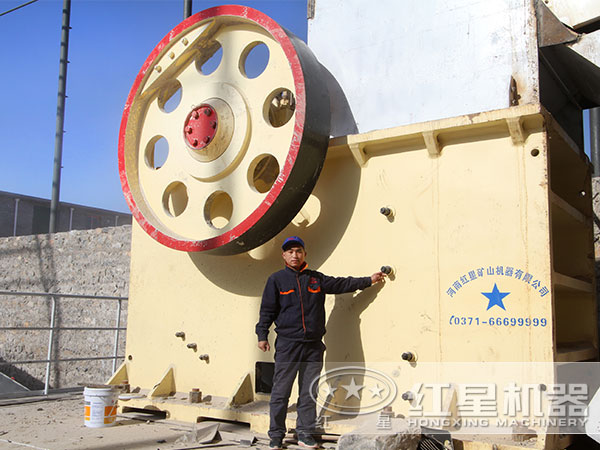 河南紅星技術(shù)人員為用戶進(jìn)行現(xiàn)場指導(dǎo) 河南紅星技術(shù)人員為用戶進(jìn)行現(xiàn)場指導(dǎo)