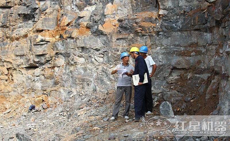 紅星技術(shù)人員現(xiàn)場(chǎng)指導(dǎo)客戶 紅星技術(shù)人員現(xiàn)場(chǎng)指導(dǎo)客戶