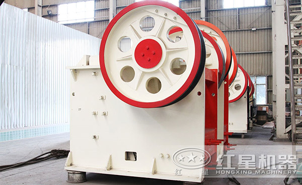 PE顎式石子磕石機(jī) PE顎式石子磕石機(jī)