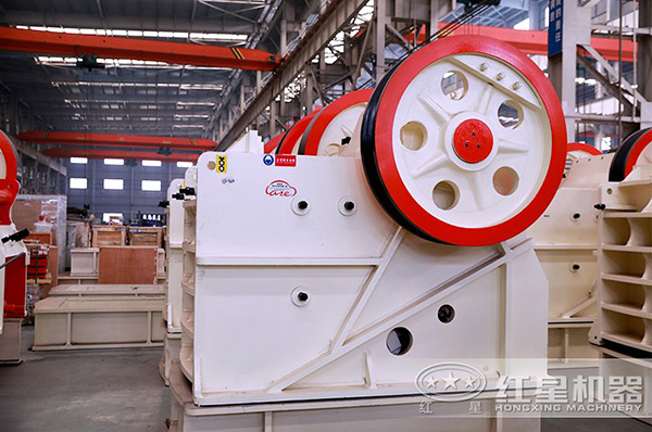 初級破碎顎式打石機(jī) 初級破碎顎式打石機(jī)