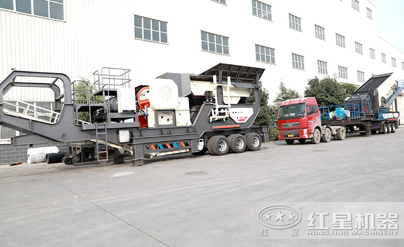 時產(chǎn)100噸流動磕石機排隊發(fā)貨中 時產(chǎn)100噸流動磕石機排隊發(fā)貨中