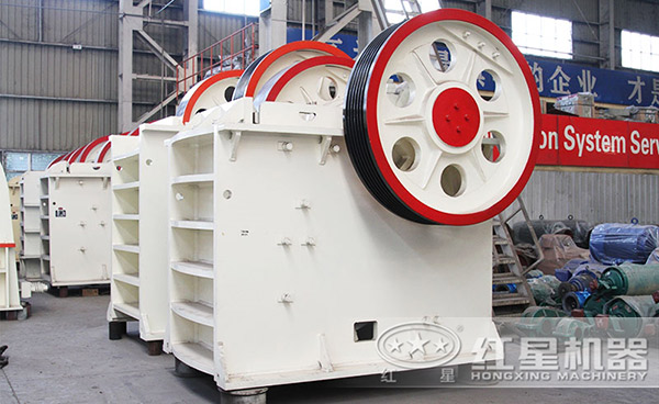 進(jìn)料口較大的PE鄂式破石機(jī) 進(jìn)料口較大的PE鄂式破石機(jī)