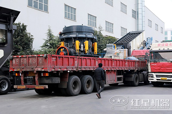 紅星打石機(jī)設(shè)備發(fā)往中碎場(chǎng)地 紅星打石機(jī)設(shè)備發(fā)往中碎場(chǎng)地