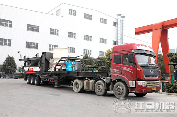 小型車式流動石子粉碎機(jī)商家發(fā)貨現(xiàn)場 小型車式流動石子粉碎機(jī)商家發(fā)貨現(xiàn)場