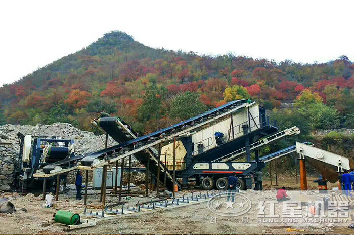 河南焦作采石場(chǎng)移動(dòng)破碎生產(chǎn)現(xiàn)場(chǎng) 河南焦作采石場(chǎng)移動(dòng)破碎生產(chǎn)現(xiàn)場(chǎng)