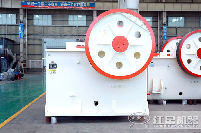 從破碎石頭到洗沙需要用幾套設(shè)備？全套配置下來多少錢？