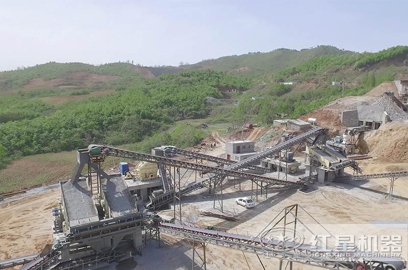 周邊紅星礦山設(shè)備生產(chǎn)現(xiàn)場(chǎng) 周邊紅星礦山設(shè)備生產(chǎn)現(xiàn)場(chǎng)