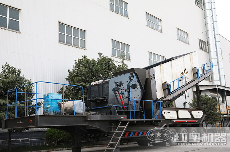 如何快速把石頭打碎，這款移動(dòng)石頭碎石機(jī)可以幫您實(shí)現(xiàn)