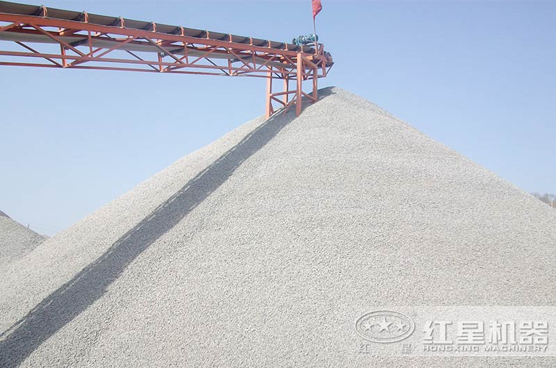 大規(guī)模礦山機械破碎機今天啟程，請注意接收！