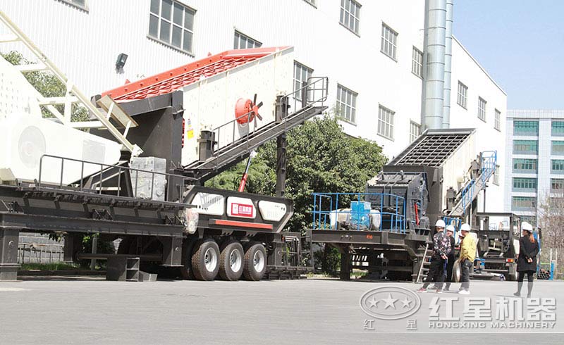 山東用戶來(lái)廠考察流動(dòng)破碎機(jī) 山東用戶來(lái)廠考察流動(dòng)破碎機(jī)