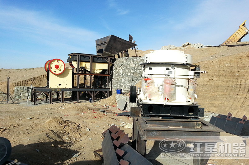 制砂輔助設(shè)備安裝搭建現(xiàn)場(chǎng) 制砂輔助設(shè)備安裝搭建現(xiàn)場(chǎng)