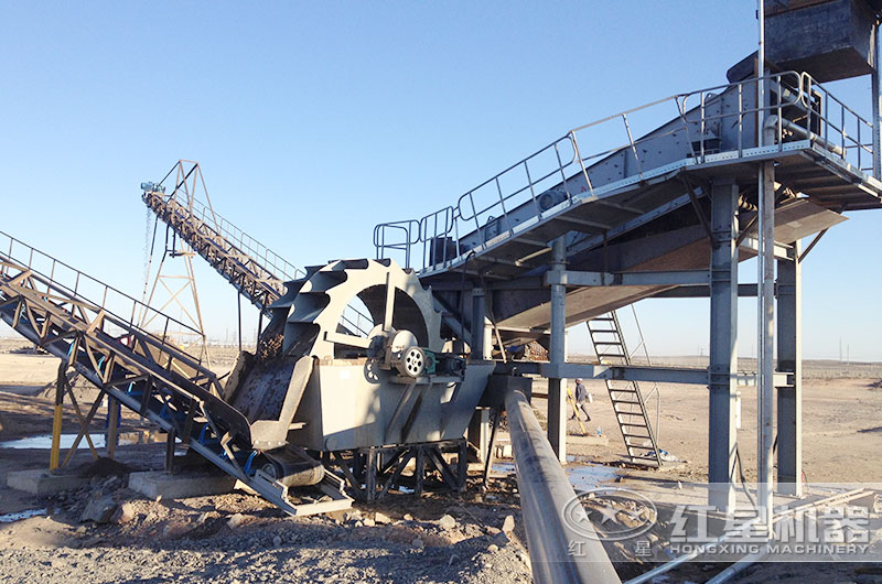 環(huán)保型撈砂機(jī)設(shè)備助您在有限的水中撈無(wú)限的沙