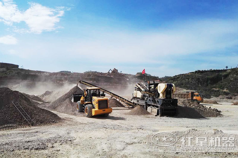 移動(dòng)制砂機(jī)作業(yè)現(xiàn)場(chǎng) 移動(dòng)制砂機(jī)作業(yè)現(xiàn)場(chǎng)