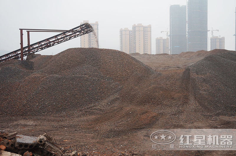 經(jīng)建筑垃圾破碎機處理后的骨料 經(jīng)建筑垃圾破碎機處理后的骨料