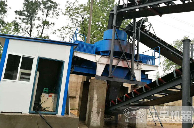 制砂生產(chǎn)線在電力的帶動(dòng)下穩(wěn)定作業(yè) 制砂生產(chǎn)線在電力的帶動(dòng)下穩(wěn)定作業(yè)