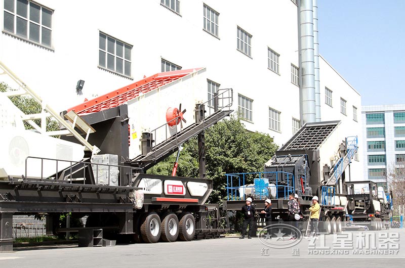 紅星技術(shù)經(jīng)理陪同用戶參觀考察移動(dòng)設(shè)備 紅星技術(shù)經(jīng)理陪同用戶參觀考察移動(dòng)設(shè)備