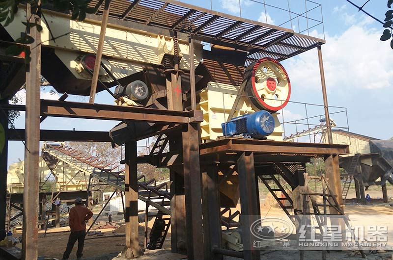 生產(chǎn)作業(yè)中的69破碎機(jī) 生產(chǎn)作業(yè)中的69破碎機(jī)