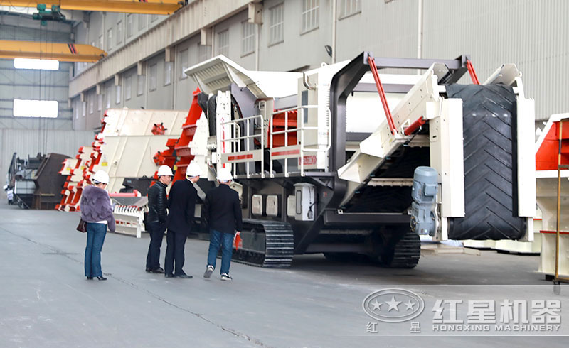 用戶(hù)參觀紅星移動(dòng)破碎站 用戶(hù)參觀紅星移動(dòng)破碎站