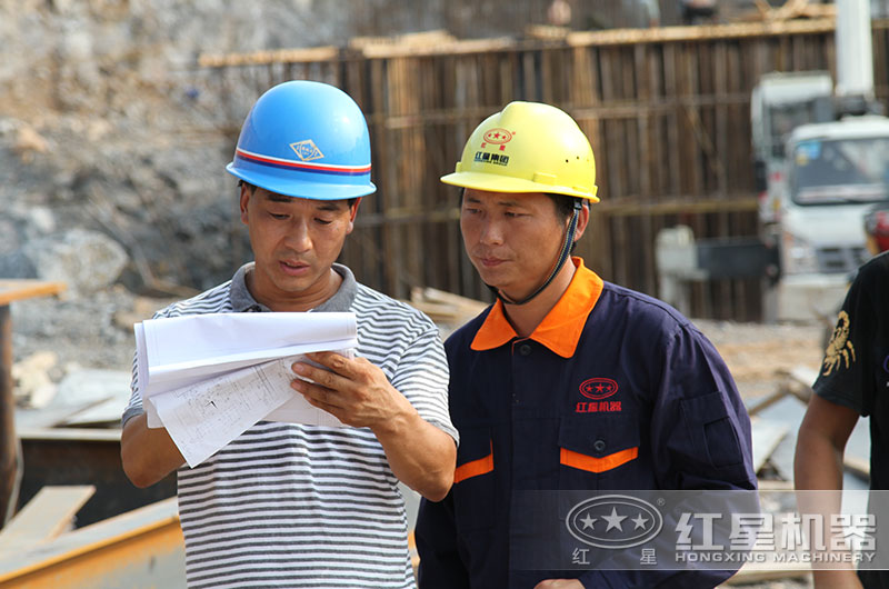 紅星技術(shù)經(jīng)理深入場地為用戶指導安裝和操作 紅星技術(shù)經(jīng)理深入場地為用戶指導安裝和操作