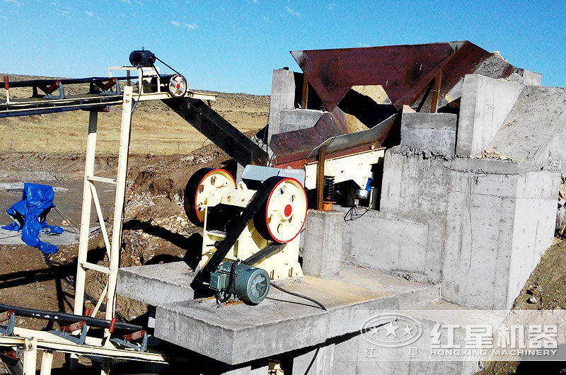 紅星46破碎機作業(yè)客戶現(xiàn)場 紅星46破碎機作業(yè)客戶現(xiàn)場