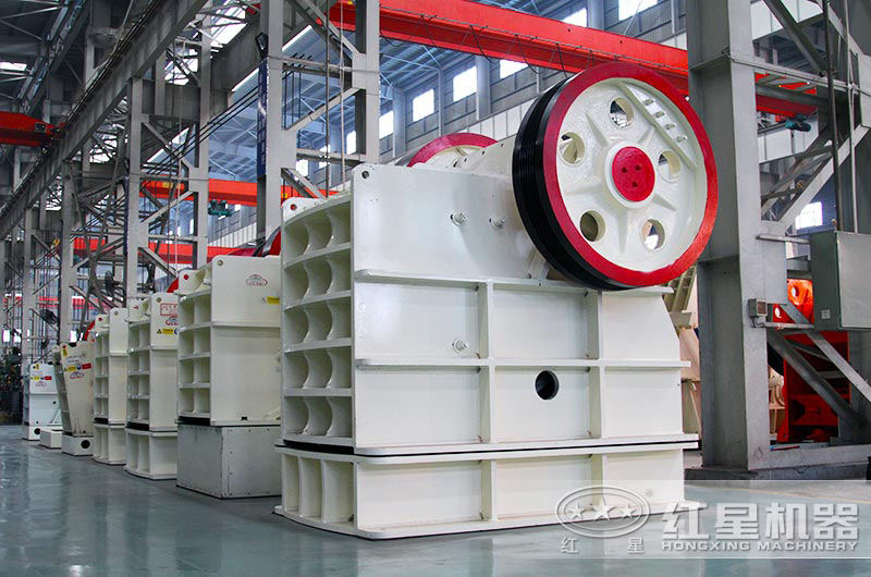 玄武巖顎式破碎機(jī)圖片 玄武巖顎式破碎機(jī)圖片