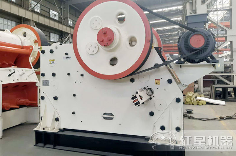 顎式破碎機生產(chǎn)車間 顎式破碎機生產(chǎn)車間