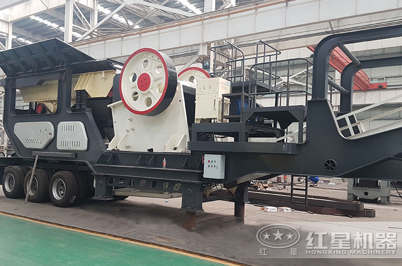 三合一移動顎式砂石機生產(chǎn)車間 三合一移動顎式砂石機生產(chǎn)車間