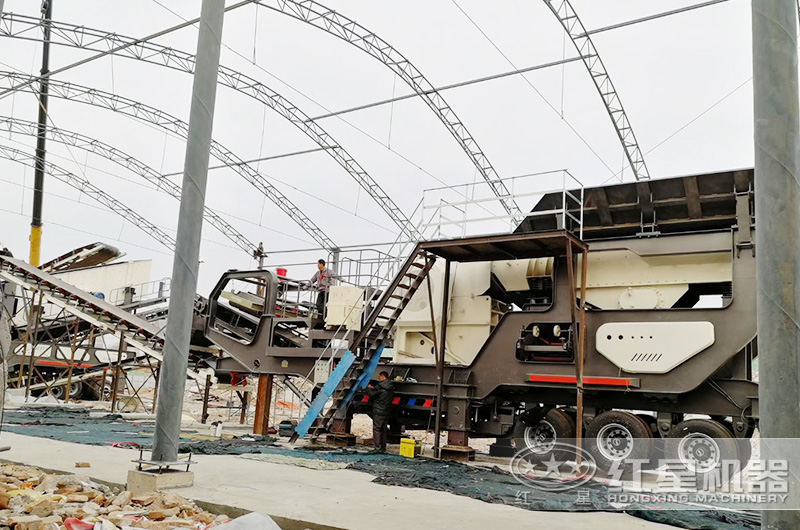 新型環(huán)保砂石廠室內密封生產(chǎn)構建現(xiàn)場 新型環(huán)保砂石廠室內密封生產(chǎn)構建現(xiàn)場