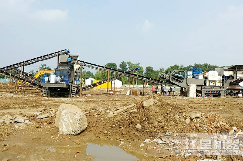 移動小顎破機搭配移動反擊破生產(chǎn)現(xiàn)場 移動小顎破機搭配移動反擊破生產(chǎn)現(xiàn)場