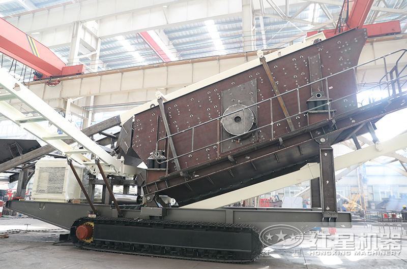 移動履帶篩分機(jī)生產(chǎn)車間 移動履帶篩分機(jī)生產(chǎn)車間