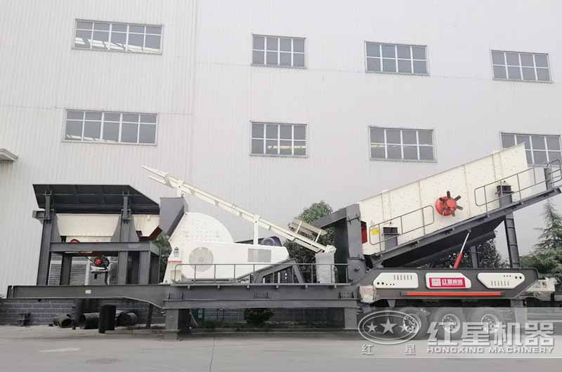 與給料機(jī)、破碎機(jī)一起搭載的新型車載可移動(dòng)篩砂機(jī)