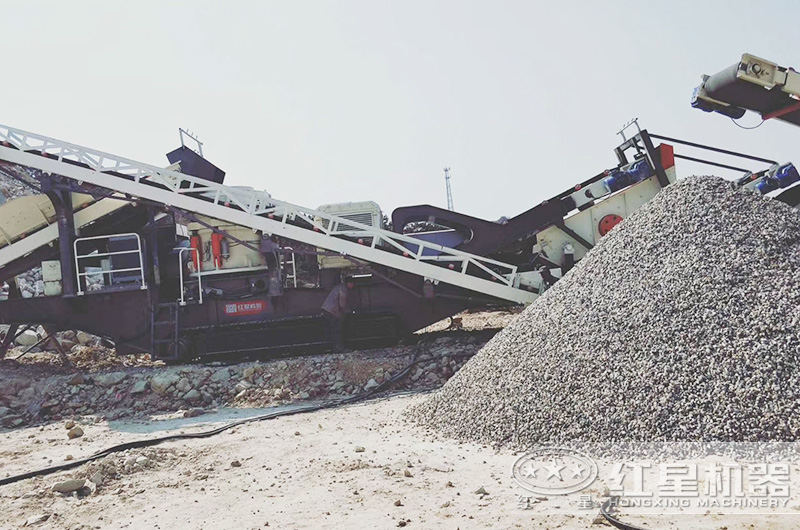 移動設備生產(chǎn)石子現(xiàn)場 移動設備生產(chǎn)石子現(xiàn)場