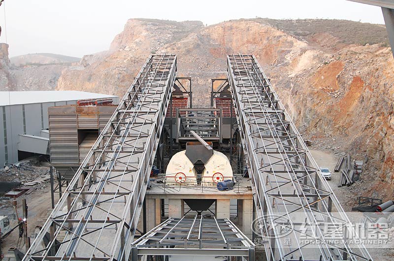 山西呂梁錘式碎石生產線安裝現(xiàn)場 山西呂梁錘式碎石生產線安裝現(xiàn)場