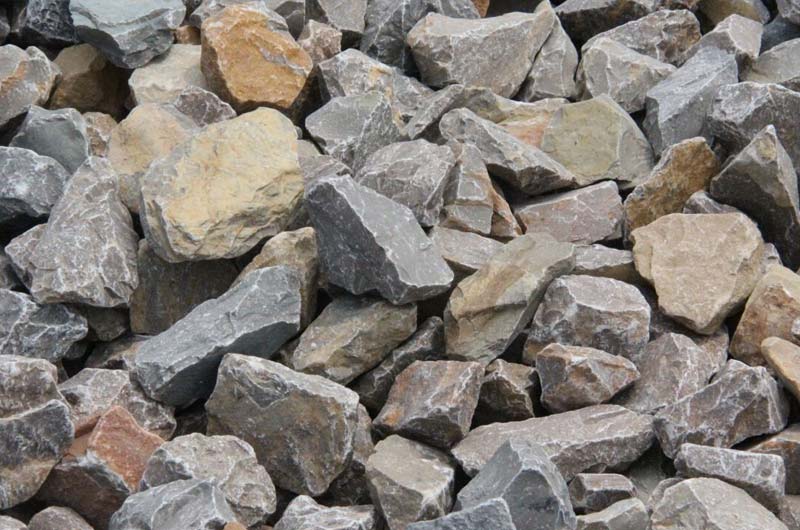 石灰石制砂使用哪種制砂設(shè)備會比較好？