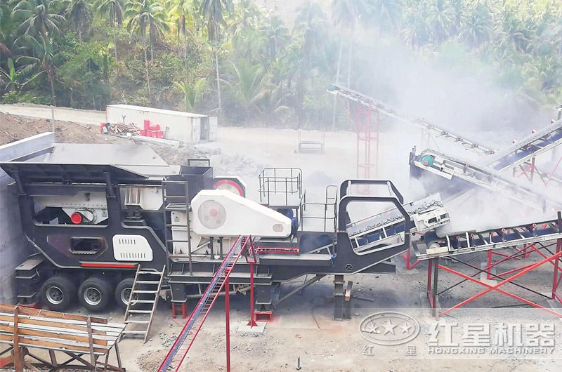 車載流動(dòng)破石機(jī)作業(yè)現(xiàn)場(chǎng) 車載流動(dòng)破石機(jī)作業(yè)現(xiàn)場(chǎng)