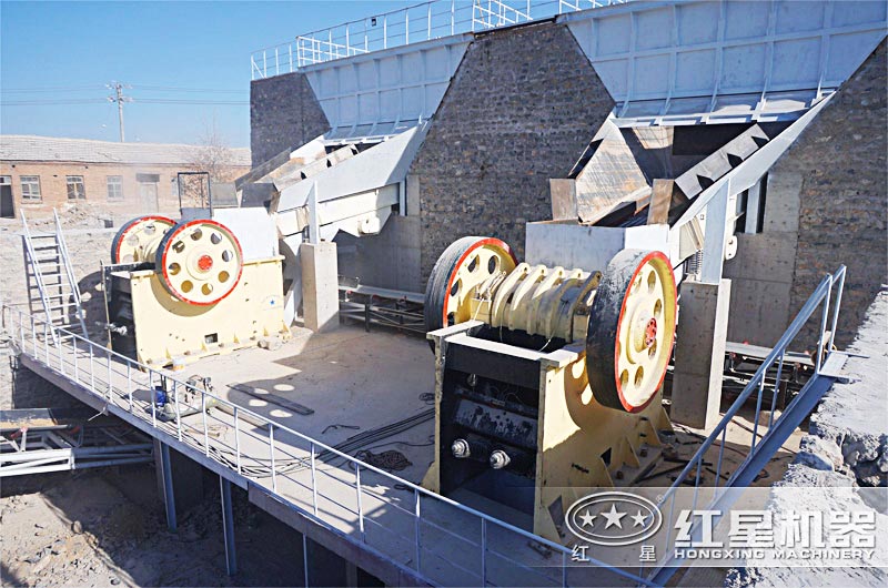 日產(chǎn)萬(wàn)噸石頭破碎機(jī)作業(yè)現(xiàn)場(chǎng) 日產(chǎn)萬(wàn)噸石頭破碎機(jī)作業(yè)現(xiàn)場(chǎng)