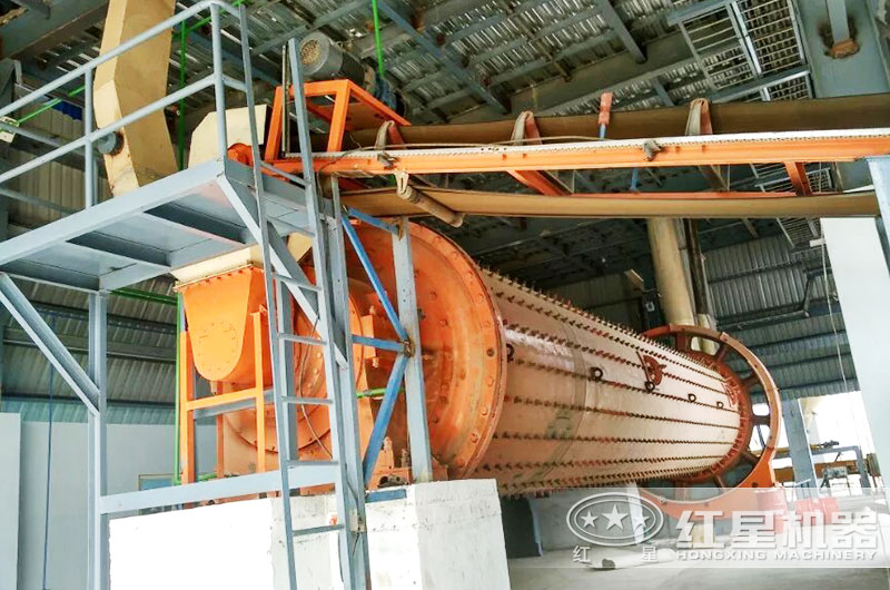 球磨機現(xiàn)場 球磨機現(xiàn)場