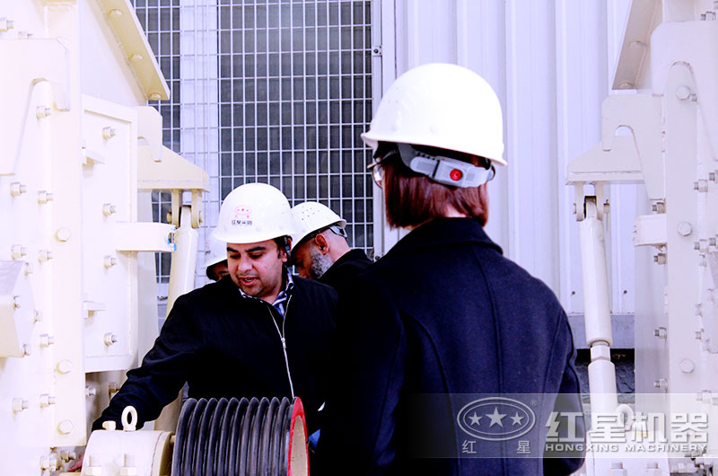 國際友人來廠參觀考察設(shè)備 國際友人來廠參觀考察設(shè)備