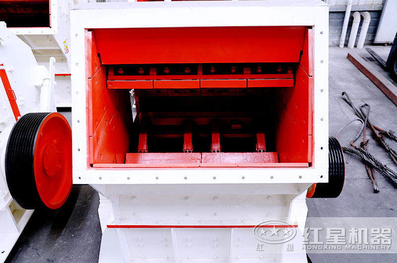 用于整形的反擊式碎石機(jī)進(jìn)料口 用于整形的反擊式碎石機(jī)進(jìn)料口