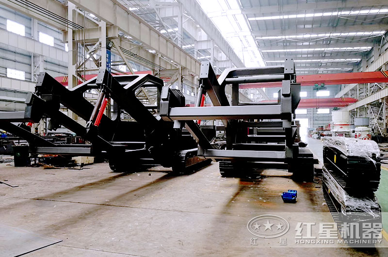 不同長(zhǎng)度的履帶流動(dòng)機(jī)架生產(chǎn)車(chē)間 不同長(zhǎng)度的履帶流動(dòng)機(jī)架生產(chǎn)車(chē)間