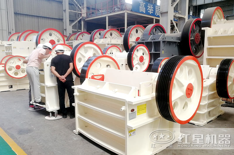 不同規(guī)格顎式打石子機(jī)生產(chǎn)車間 不同規(guī)格顎式打石子機(jī)生產(chǎn)車間